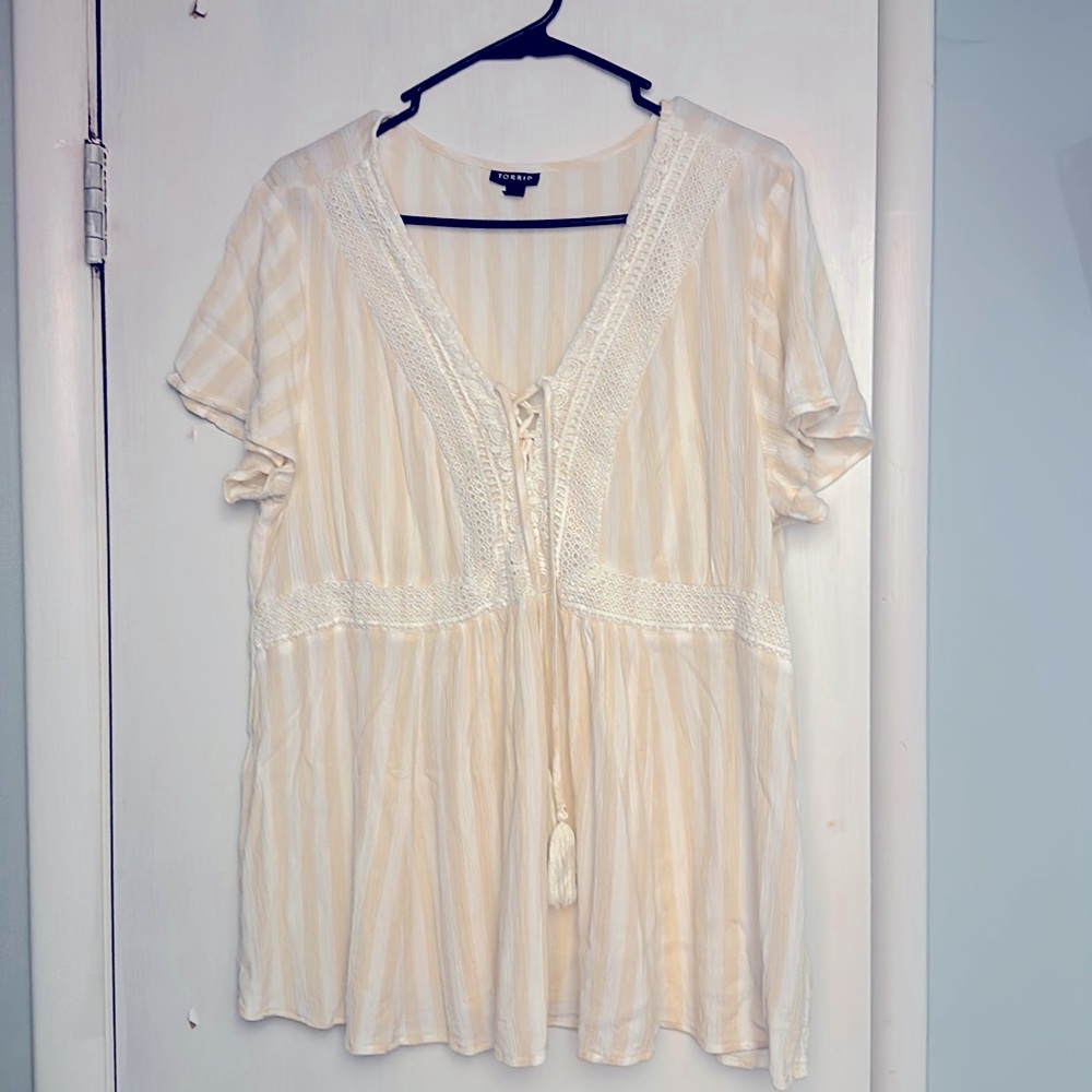 Torrid Babydoll Crinkle Gauze Crochet Inset Lace-Up Top